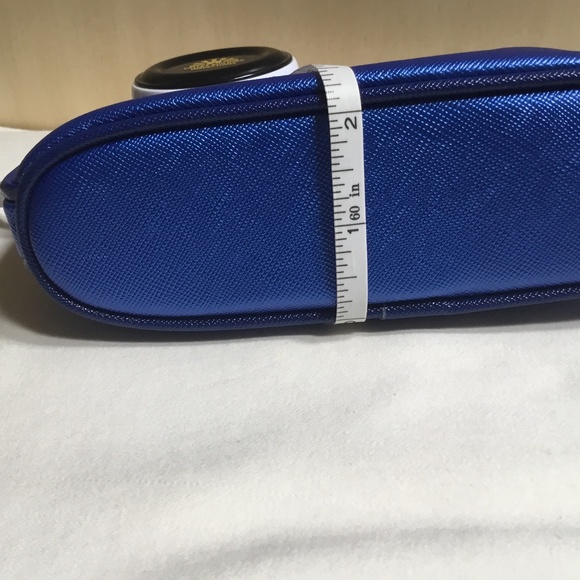 La Mer Blue Makeup Bag - Picture 9 of 9
